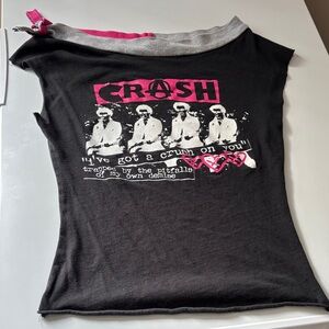 Crash sleeveless shirt by le chateau